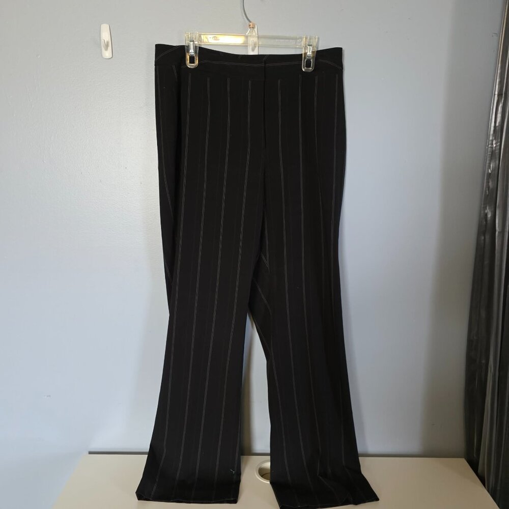 EUC Women's Pin-Striped Suit - Jacket & Pants - Tall - Picture 5 of 9